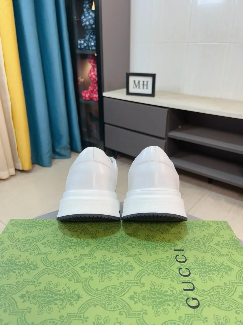 Factory price 420🌹🌹GUCCI [Gucci] New high-end brand of men's shoes, the latest fashionable casual men's shoes, trendy and versatile, relaxed and sporty style, uppers imported from Italy, first-layer cowhide, genuine leather lining and ultra-fine workmanship. Original personalized fashionable rubber wear-resistant outsole, light and comfortable on the foot, size 38-44